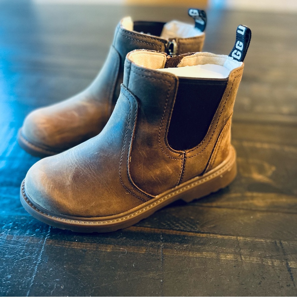 Ugg “NEW” Kids Unisex Bolden Boot Walnut Size 12